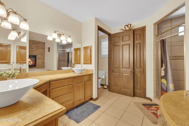 636 Keagle Road, Socorro, TX 79927