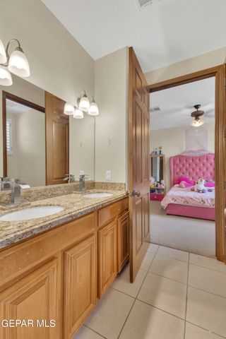 636 Keagle Road, Socorro, TX 79927