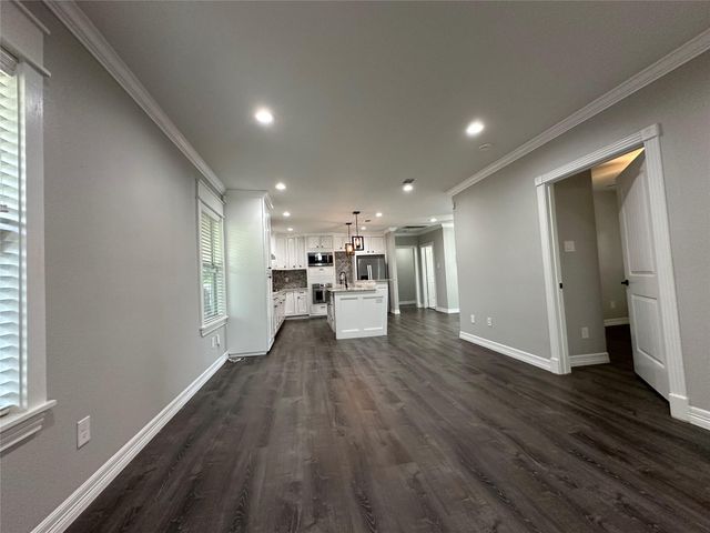 1405 Walton Street, Houston, TX 77009