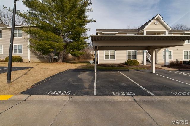 14225 Cape Horn Place, Florissant, MO 63034