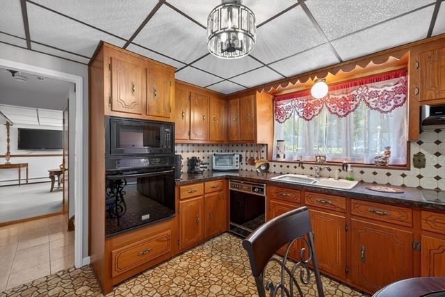 100 O Drive, Westport, MA 02790