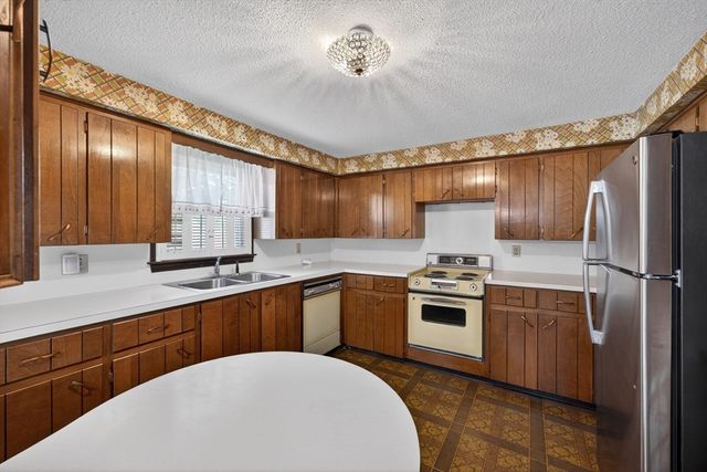 100 O Drive, Westport, MA 02790