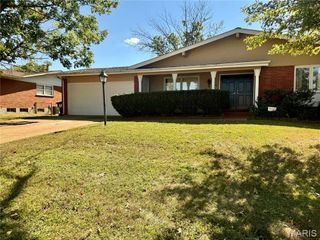 4040 Helmkampf Drive, Florissant, MO 63033