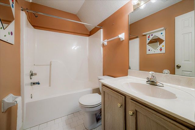 624 E ASHLEY GLEN CIR, Memphis, TN 38018