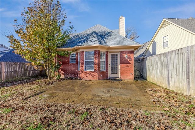 624 E ASHLEY GLEN CIR, Memphis, TN 38018