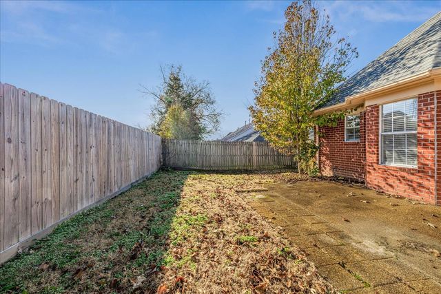 624 E ASHLEY GLEN CIR, Memphis, TN 38018