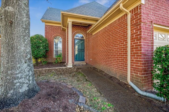 624 E ASHLEY GLEN CIR, Memphis, TN 38018