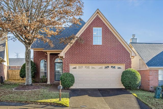 624 E ASHLEY GLEN CIR, Memphis, TN 38018