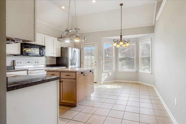 624 E ASHLEY GLEN CIR, Memphis, TN 38018