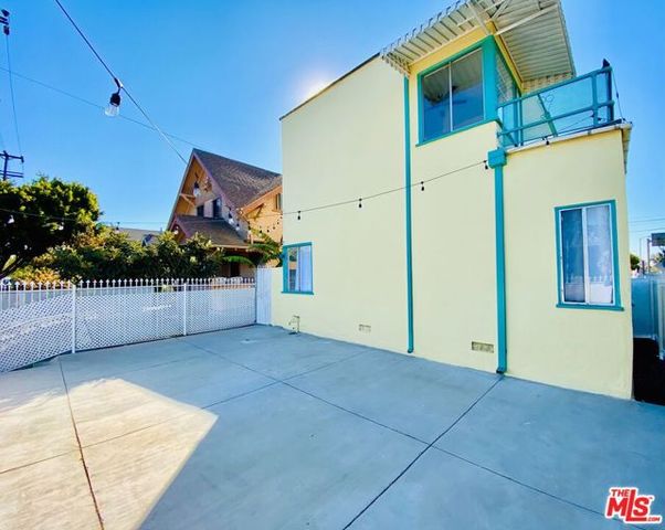 2200 S Normandie Avenue, Los Angeles, CA 90007