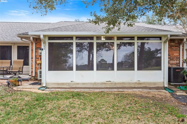 654 W Country Grove Circle, Pearland, TX 77584