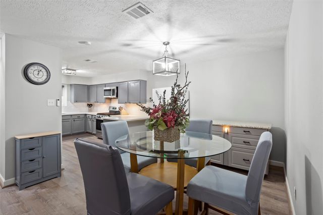 654 W Country Grove Circle, Pearland, TX 77584