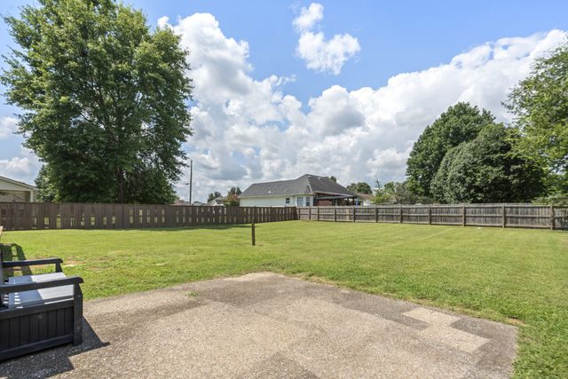 394 Buckingham Blvd, Gallatin, TN 37066
