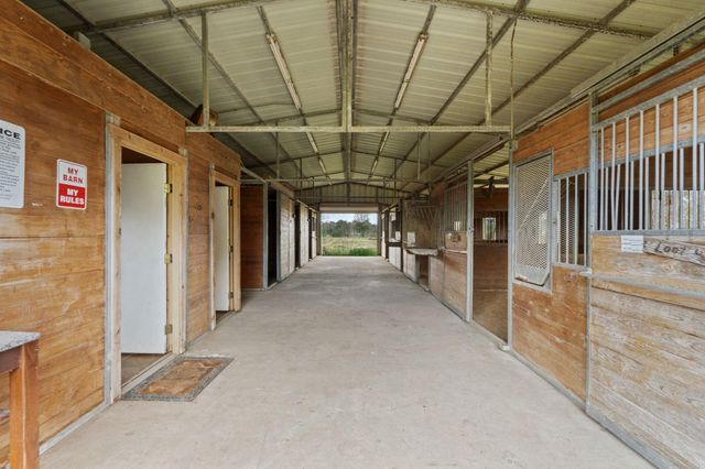 2720 County Road 159, Alvin, TX 77511