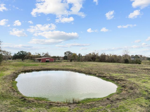 2720 County Road 159, Alvin, TX 77511