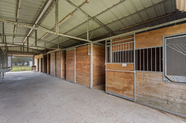 2720 County Road 159, Alvin, TX 77511