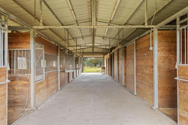 2720 County Road 159, Alvin, TX 77511