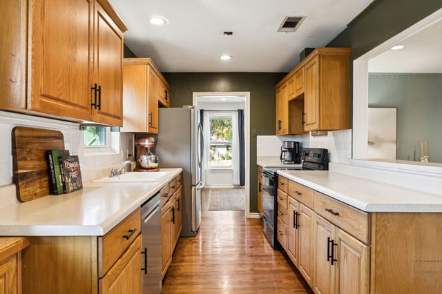 10016 Linkwood Drive, Dallas, TX 75238