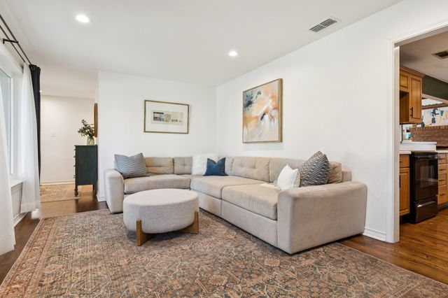 10016 Linkwood Drive, Dallas, TX 75238