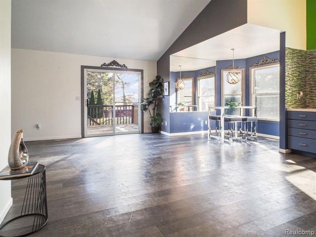 4086 Squire Hill Drive, Flushing, MI 48433