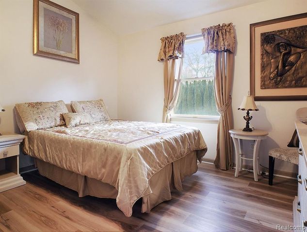 4086 Squire Hill Drive, Flushing, MI 48433