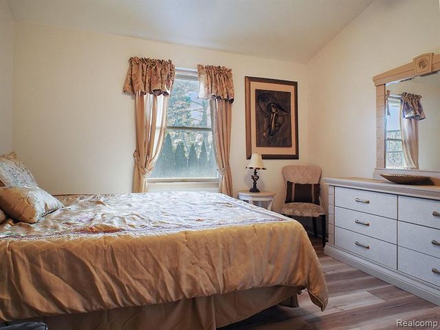 4086 Squire Hill Drive, Flushing, MI 48433