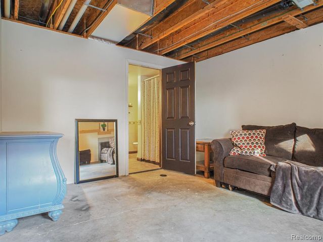 4086 Squire Hill Drive, Flushing, MI 48433