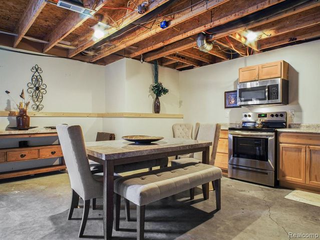 4086 Squire Hill Drive, Flushing, MI 48433