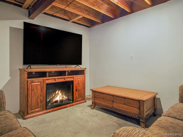 4086 Squire Hill Drive, Flushing, MI 48433