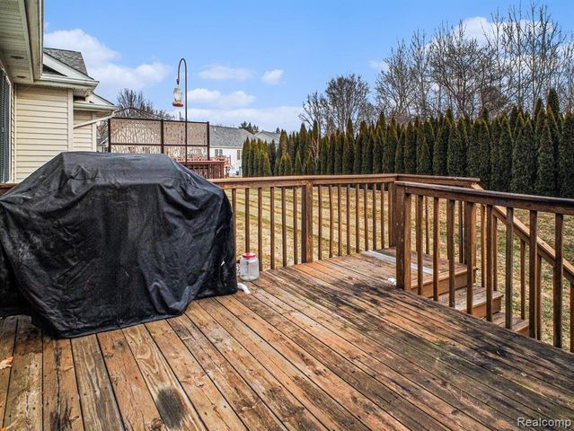 4086 Squire Hill Drive, Flushing, MI 48433