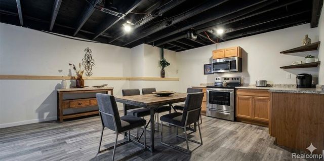 4086 Squire Hill Drive, Flushing, MI 48433