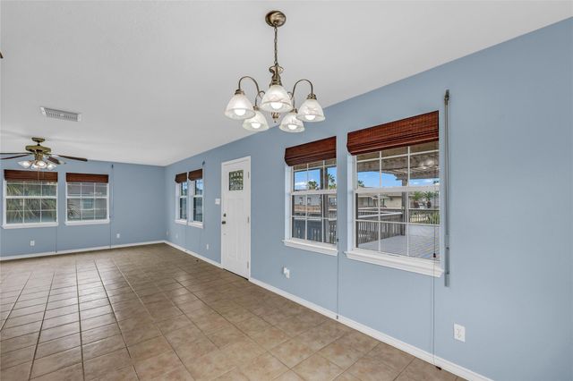 16526 Nassau Way, Galveston, TX 77554