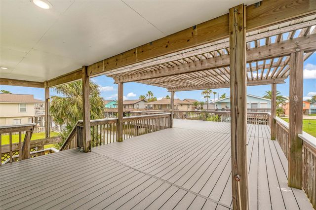 16526 Nassau Way, Galveston, TX 77554