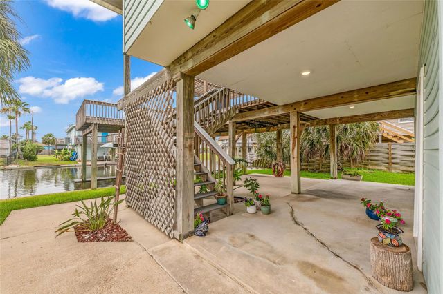 16526 Nassau Way, Galveston, TX 77554