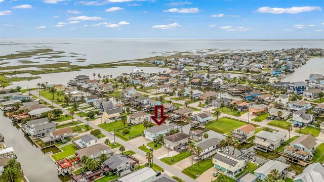16526 Nassau Way, Galveston, TX 77554