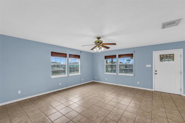 16526 Nassau Way, Galveston, TX 77554