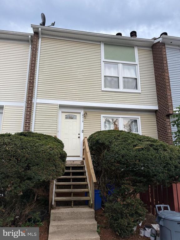 18919 PINE RIDGE LN #10-3, Germantown, MD 20874