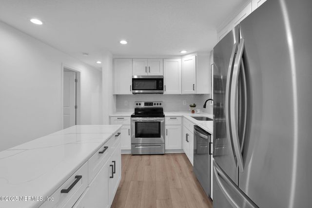 2050 LAUREL Drive, Middleburg, FL 32068