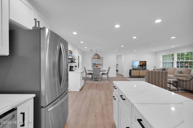 2050 LAUREL Drive, Middleburg, FL 32068