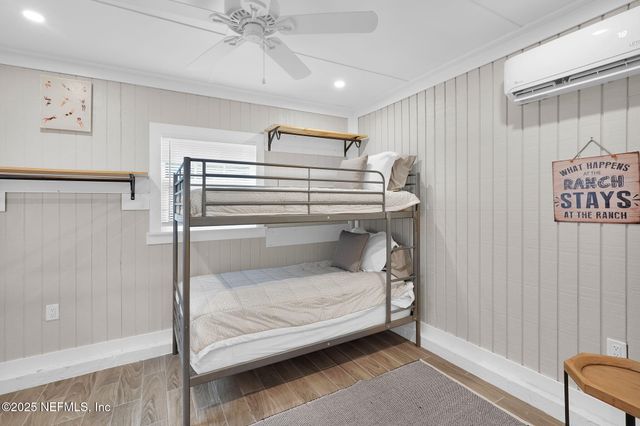 2050 LAUREL Drive, Middleburg, FL 32068