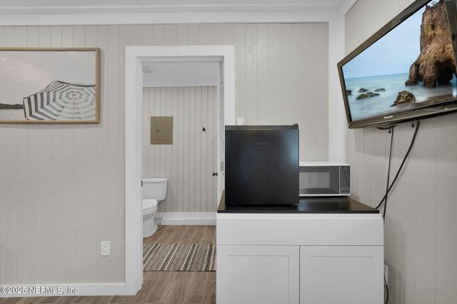 2050 LAUREL Drive, Middleburg, FL 32068