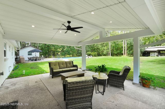 2050 LAUREL Drive, Middleburg, FL 32068