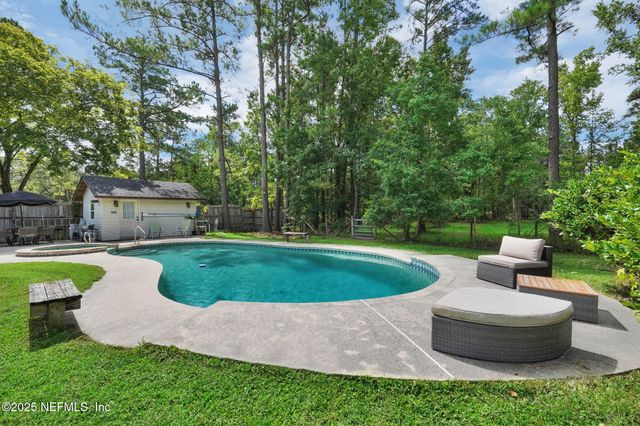 2050 LAUREL Drive, Middleburg, FL 32068