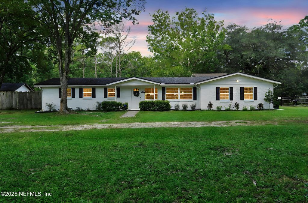 2050 LAUREL Drive, Middleburg, FL 32068