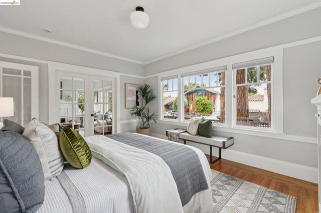 6426 Benvenue Ave 1, Oakland, CA 94618