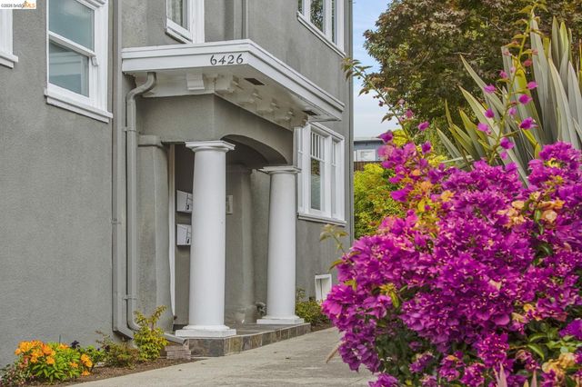 6426 Benvenue Ave 1, Oakland, CA 94618
