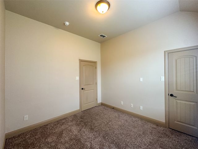 422 Calvert Drive, Midlothian, TX 76065