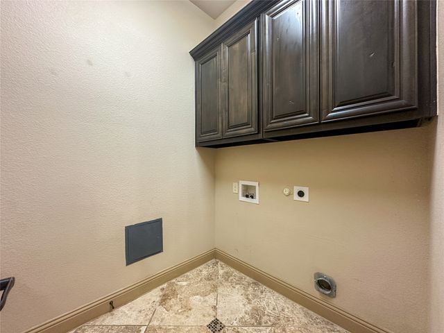 422 Calvert Drive, Midlothian, TX 76065