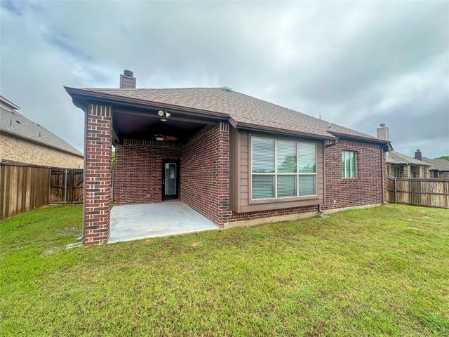 422 Calvert Drive, Midlothian, TX 76065