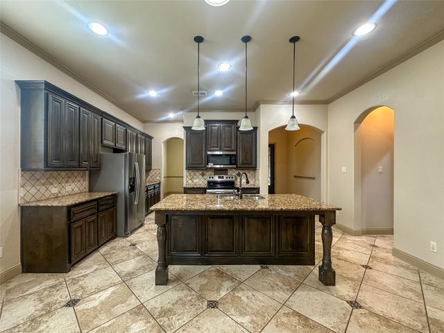 422 Calvert Drive, Midlothian, TX 76065